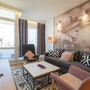 Vitosha Blvd Luxury 2-bedroom, 2-bathroom With Balcony Apartment